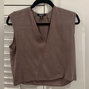 Brownish top